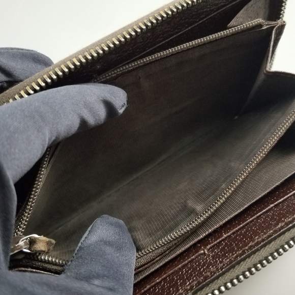 GUCCI Beautiful Classic Signature Large Zippy compact Gucci wallet Italy - Picture 8 of 16